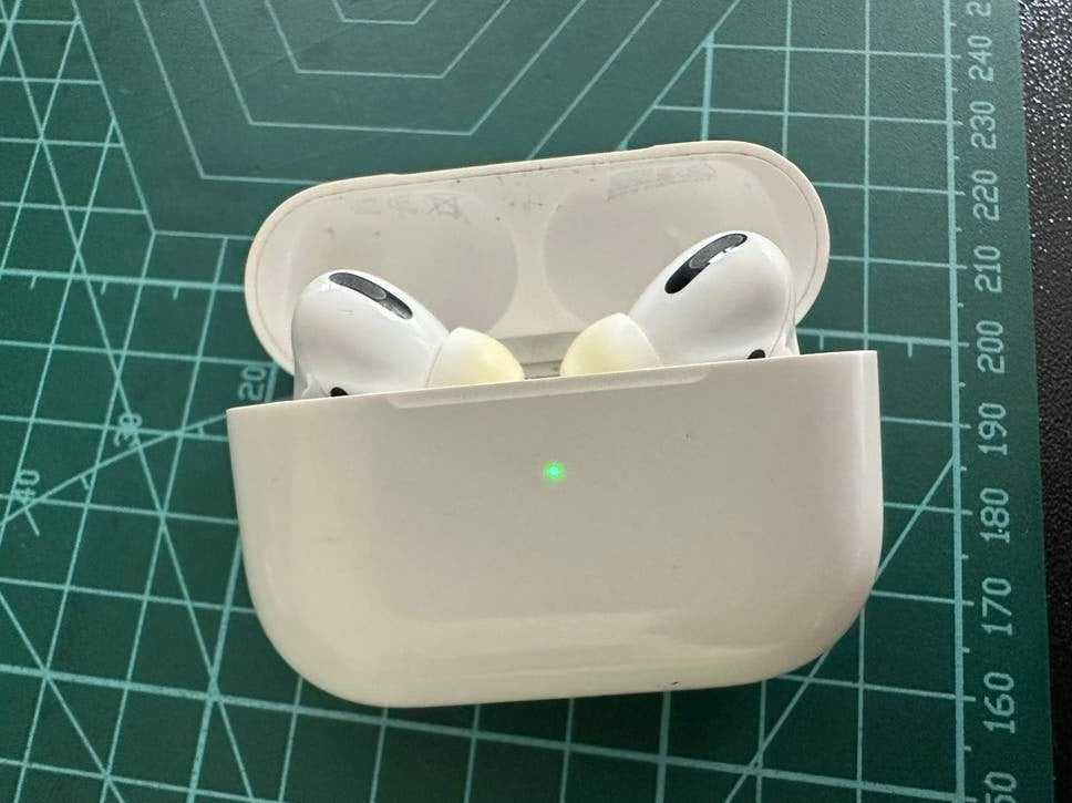Apple AirPods Pro (Rechts defect: geluidsverstoring/krakend), Gebruikt, Over oor (circumaural), Draadloos, Ophalen