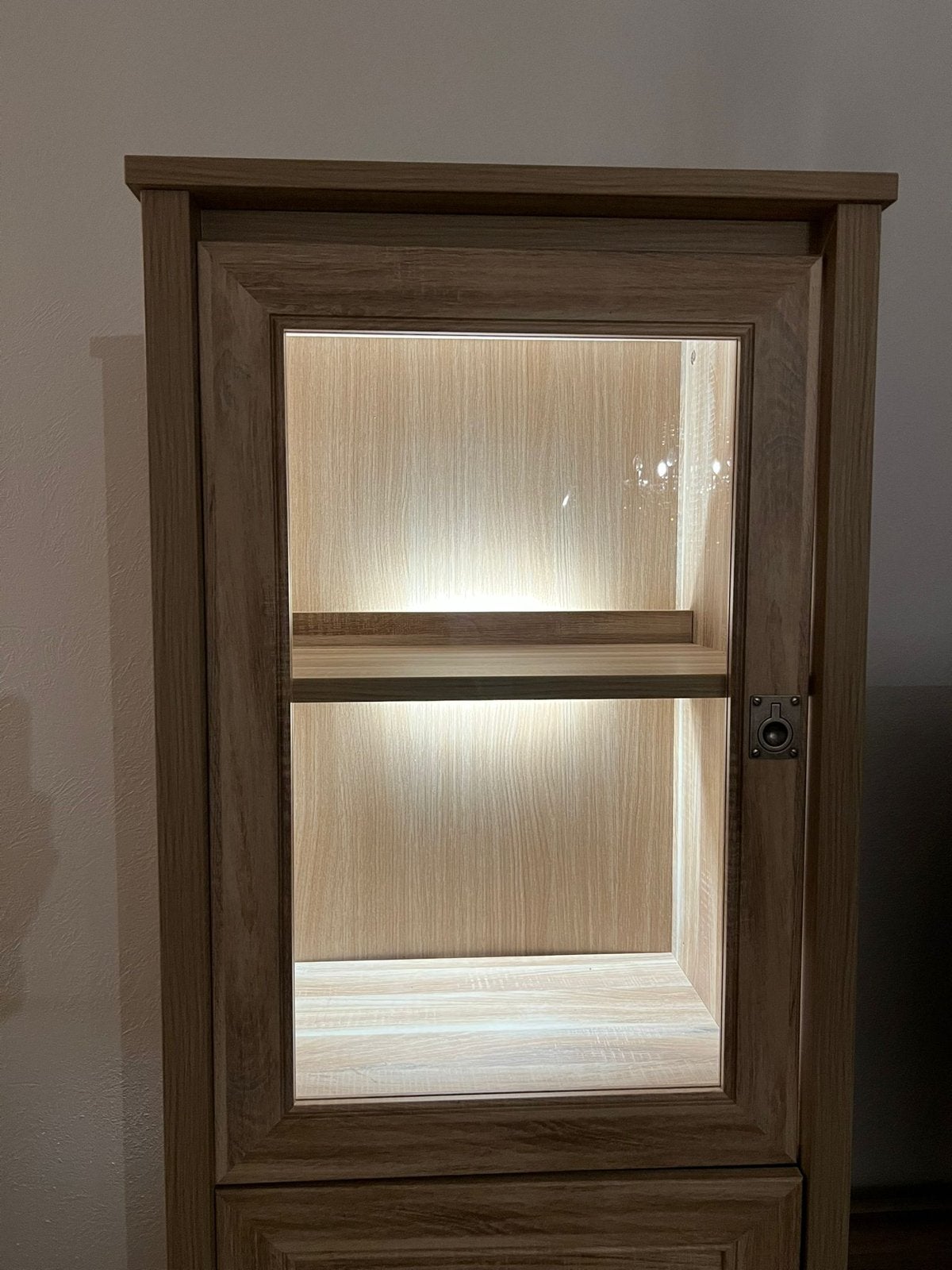 Foto 7 van Complete Woonkamerset: Salontafel, TV-meubel en Vitrinekaste