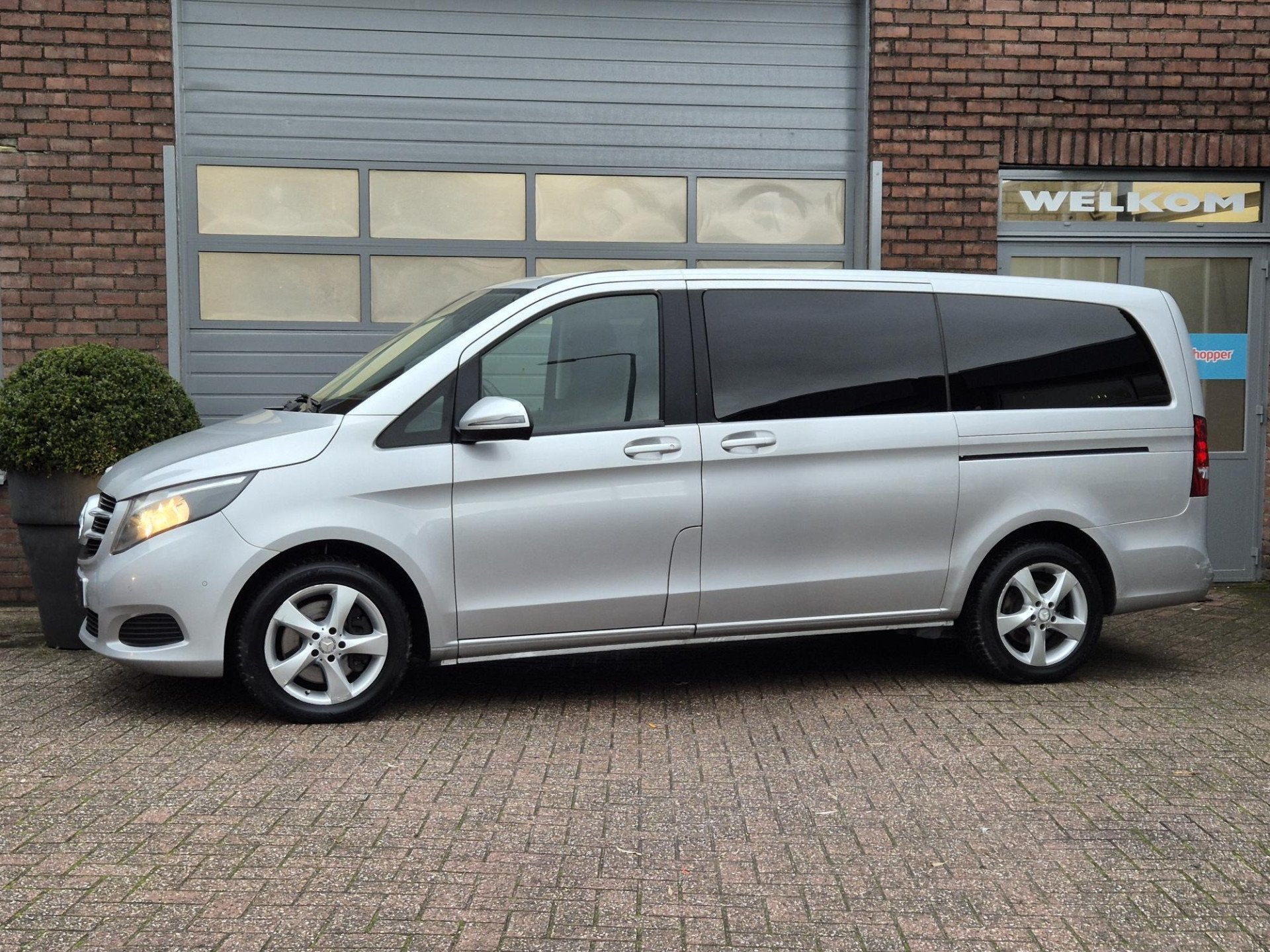 Mercedes-Benz V-Klasse 250d 4-MATIC Lang Euro 7 persoons Aut, Auto's, Automaat, Stof, Gebruikt, Zwart