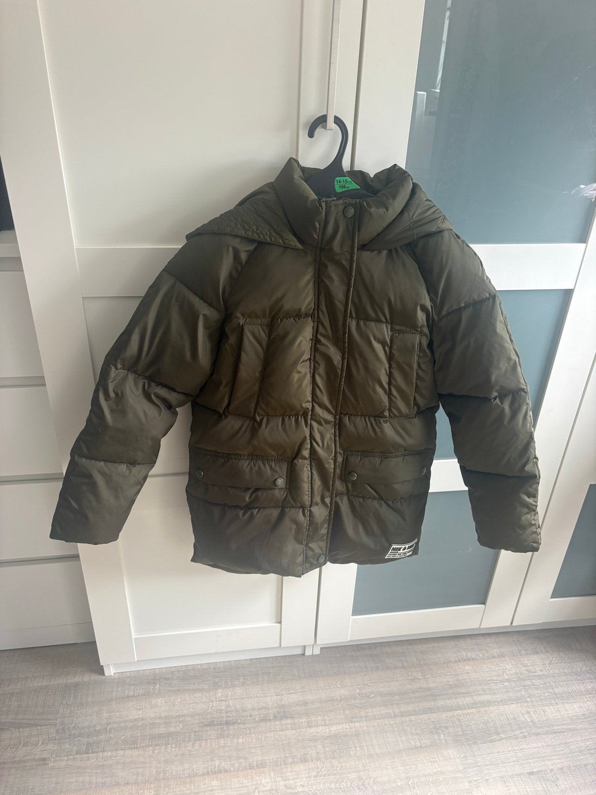 Nik&Nik Leger Groene Jas - Zo goed als nieuw, Kinderen en Baby's, Kinderkleding | Maat 152, Verzenden, Zo goed als nieuw, Meisje