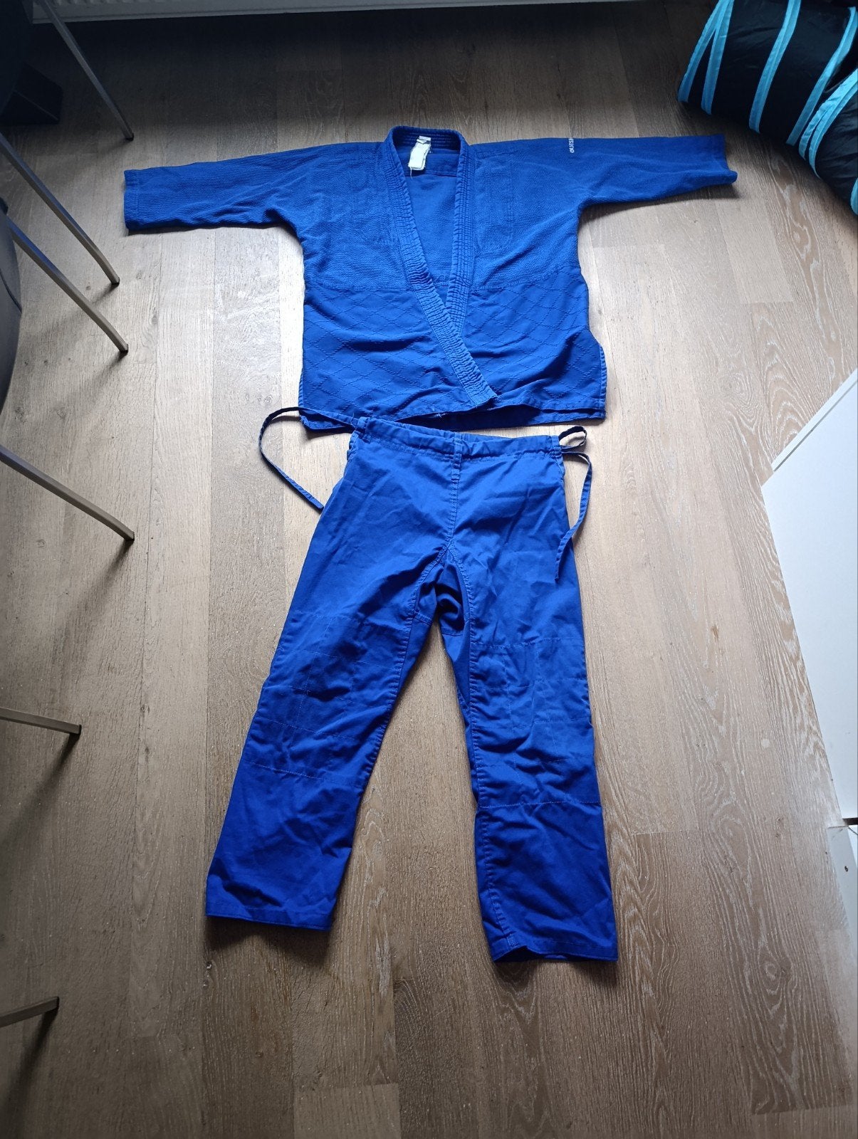 Judopak Outshock - Polyester/Katoen maat 150, Sport en Fitness, Vechtsporten en Zelfverdediging, Gebruikt, Maat XS of kleiner