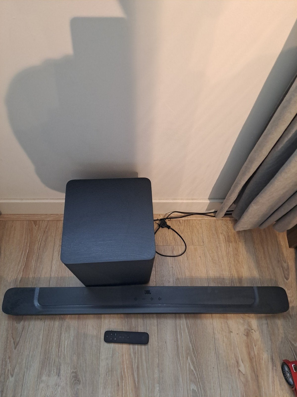 Foto 3 van JBL Soundbar met draadloze subwoofer 2.1 deep bas en afstand