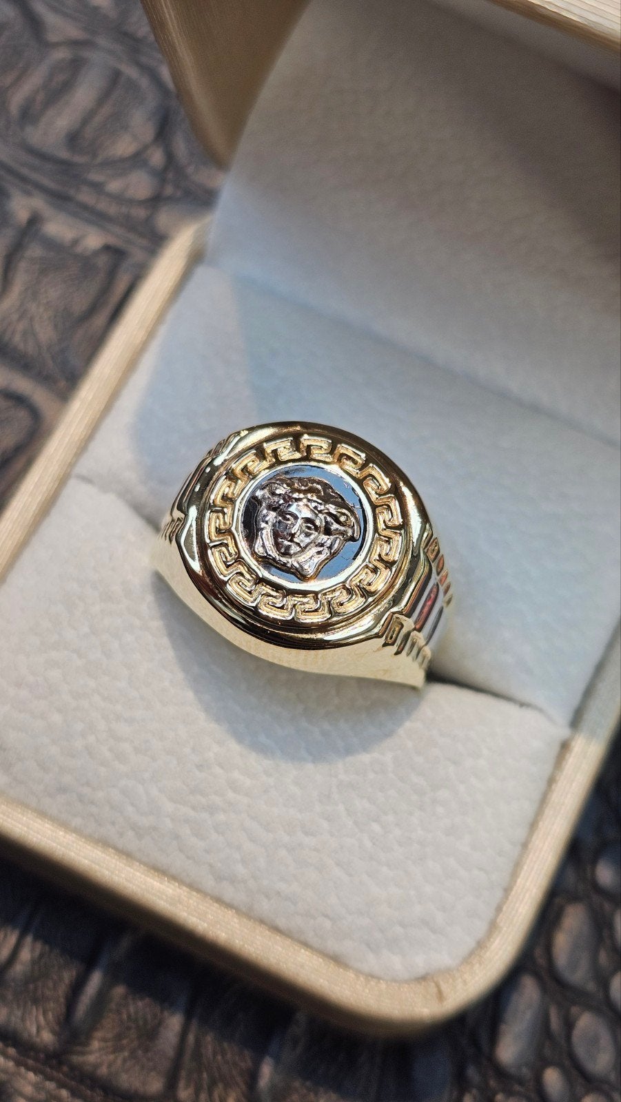Prachtige Medusa Versace 14k gouden ring, 19 tot 20, Heer, Nieuw, Ophalen of Verzenden