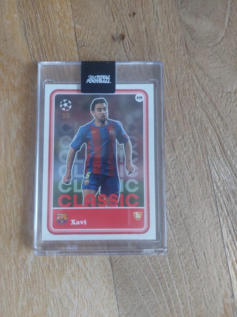 Xavi FC Barcelona 3/5 genummerd Topps Total Football, Ophalen of Verzenden, Zo goed als nieuw, Plaatje