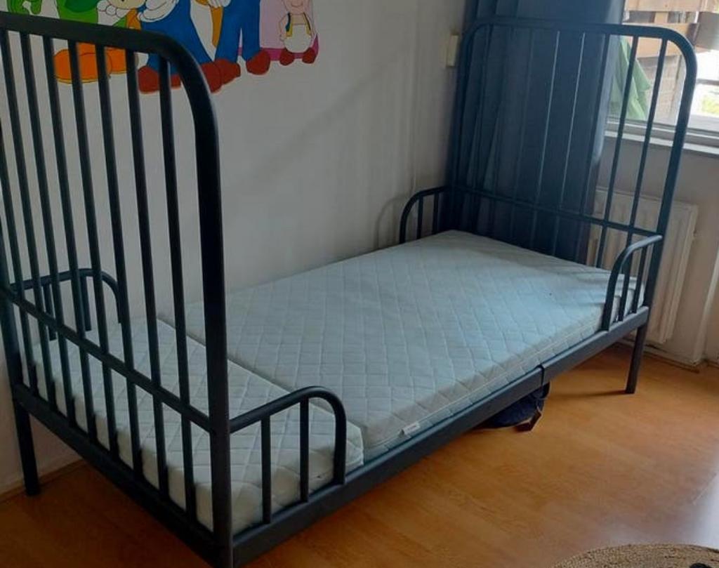 meegroeibed met matras een lattenbodem, Kinderen en Baby's, Kinderkamer | Bedden, Lattenbodem, 70 tot 85 cm, Ophalen of Verzenden