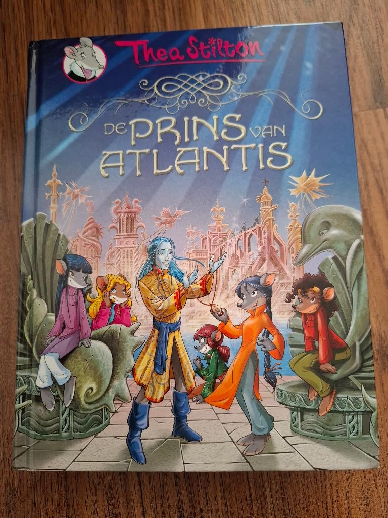 De Prins van Atlantis - Thea Stilton, Boeken, Ophalen of Verzenden, Zo goed als nieuw, Thea Stilton, Fictie algemeen
