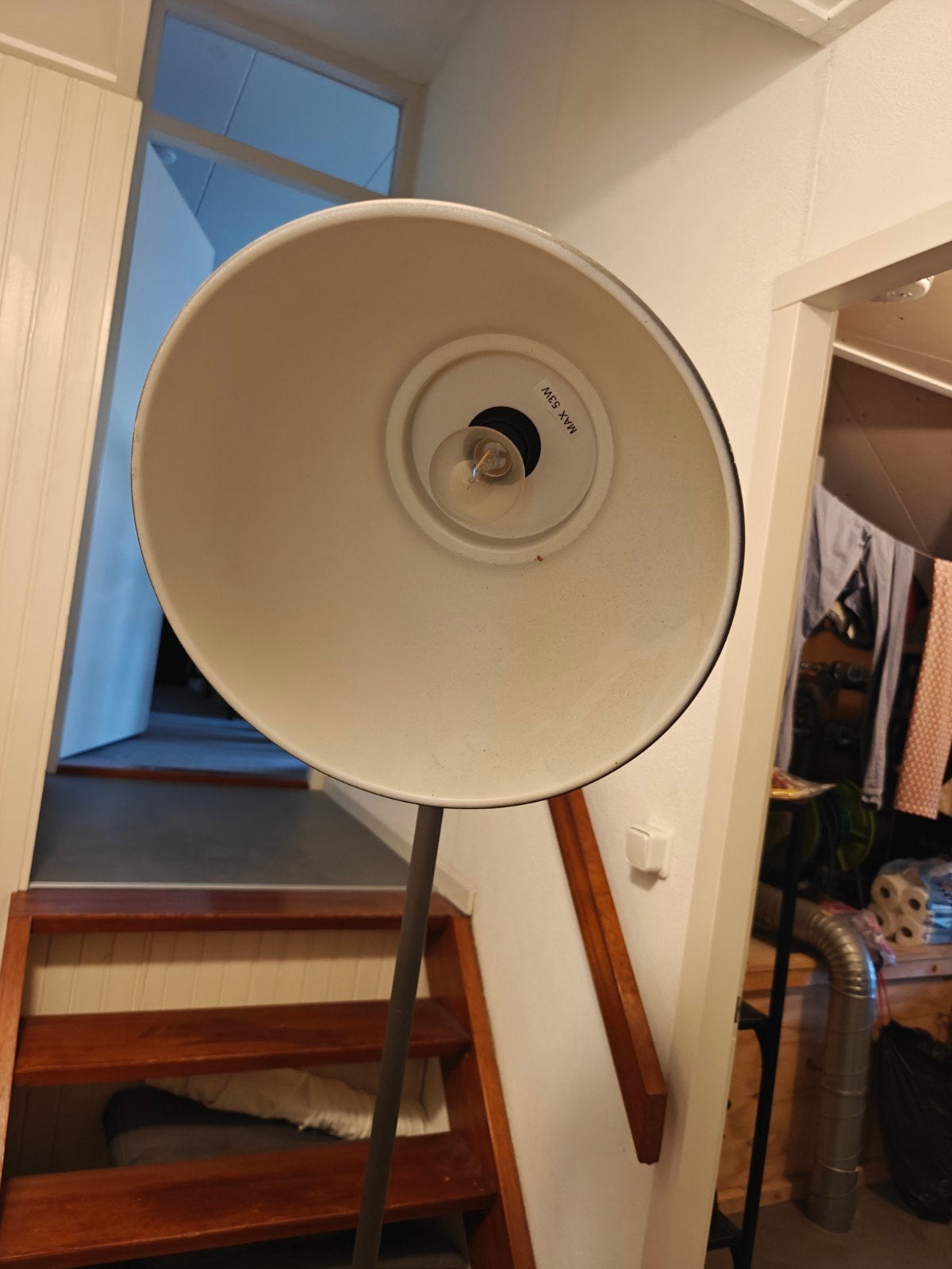 Stijlvolle staande lamp van IKEA, Huis en Inrichting, Ophalen, Gebruikt, E27 (groot), Metaal