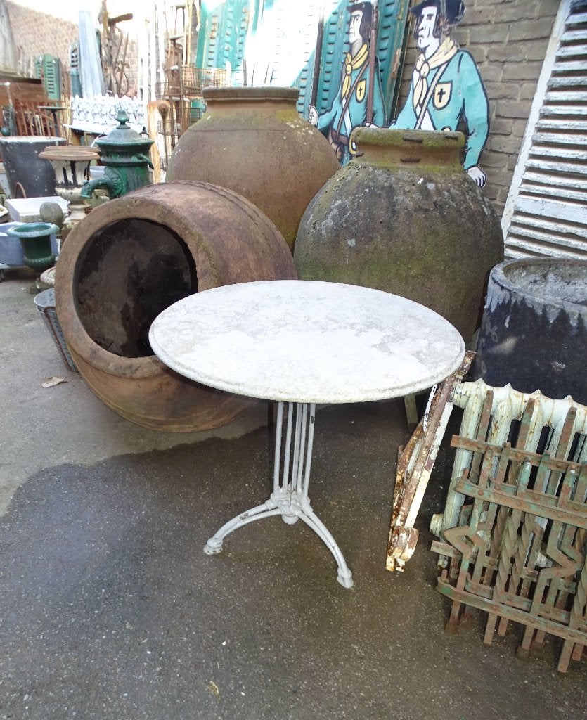 zeer mooie tuintafel met verweerd marmeren blad, Ophalen