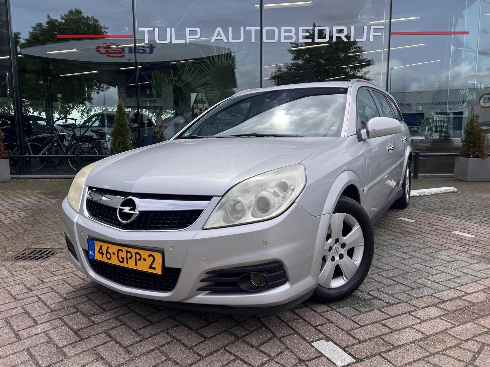Opel Vectra Wagon 2.2-16V Executive Leder H&K Elektr.klep NA, Auto's, Opel, Automatische klimaatregeling, Gebruikt, Zwart, 4 cilinders