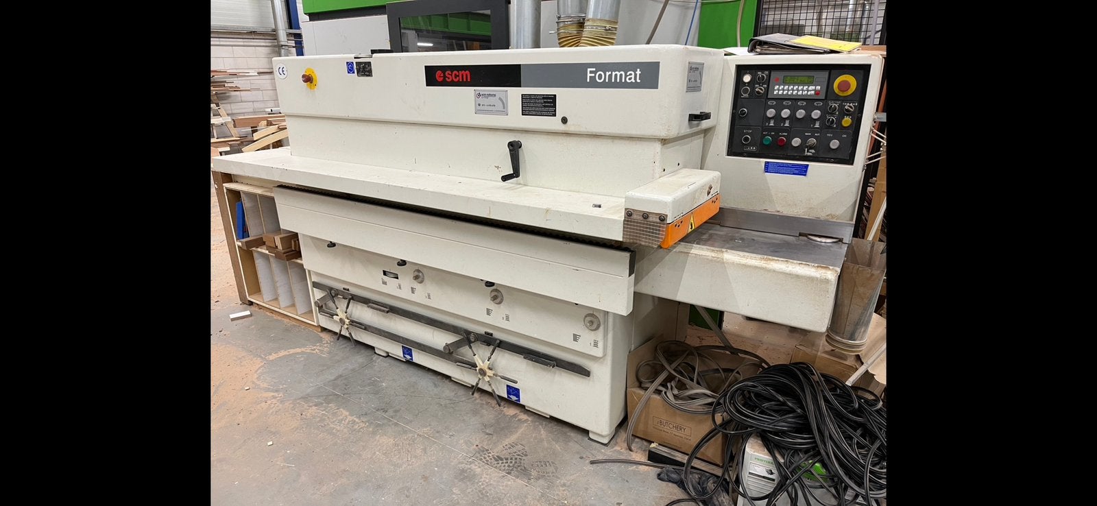 Scm format omfreesmachine met gereedschap, Ophalen