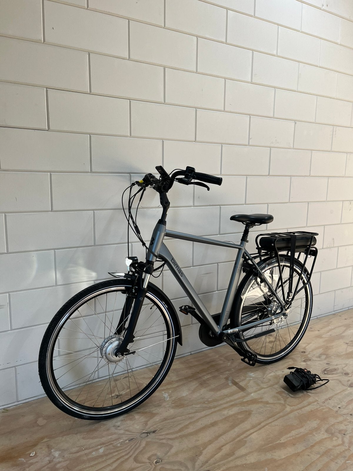 Bimas E-city elektrisch fiets Heren 57, Fietsen en Brommers, Fietsen | Heren | Herenfietsen, Velgrem, Versnellingen, Zo goed als nieuw