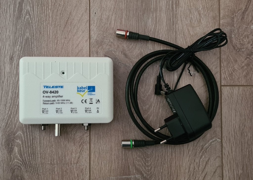 Teleste OV-8420 Antenne COAX Versterker, Ophalen of Verzenden, Minder dan 2 meter, Coaxiale kabel
