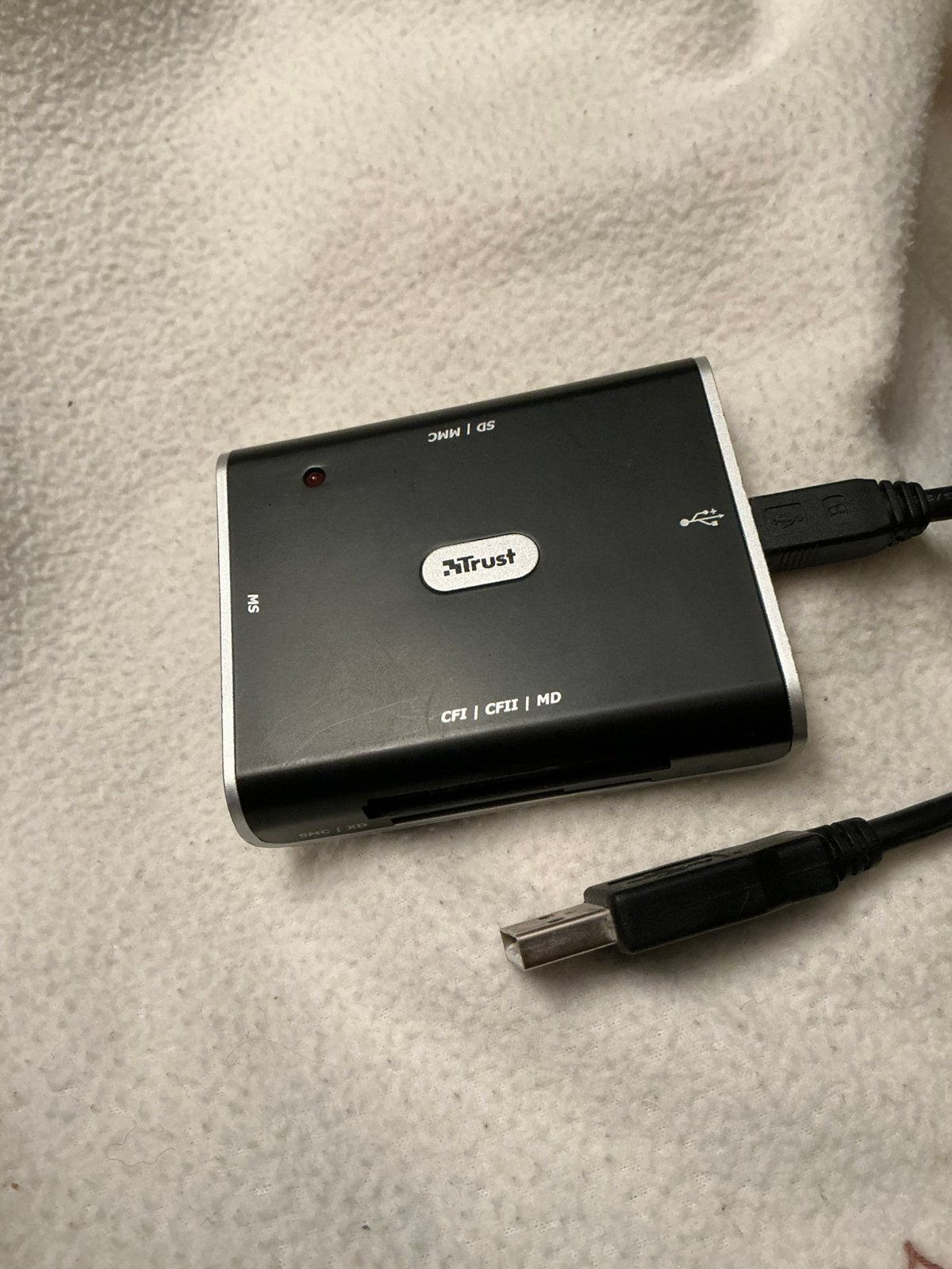 Trust 61-in-1 cardreader - usb 2.0 - high speed - vintage, Ophalen of Verzenden, Zo goed als nieuw