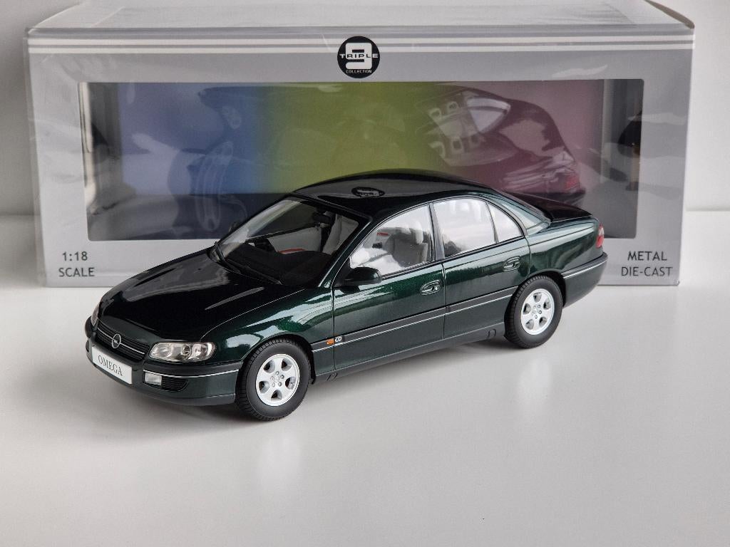 1:18 Triple9 Opel Omega B Jungle Green 1996, Hobby en Vrije tijd, Modelauto's | 1:18, Ophalen of Verzenden, Zo goed als nieuw