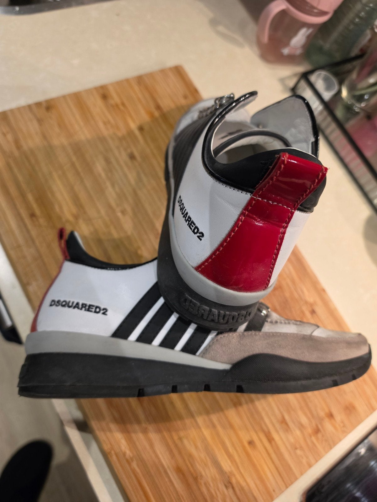 Dsquared2 sneakers - Wit met rode en zwarte details, Dsquared2, Wit, Ophalen of Verzenden, Gedragen