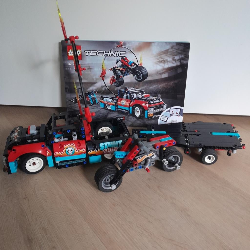 LEGO Technic Stuntshow Truck & Motor (42106) mist onderdelen, Ophalen, Lego, Zo goed als nieuw, Technic