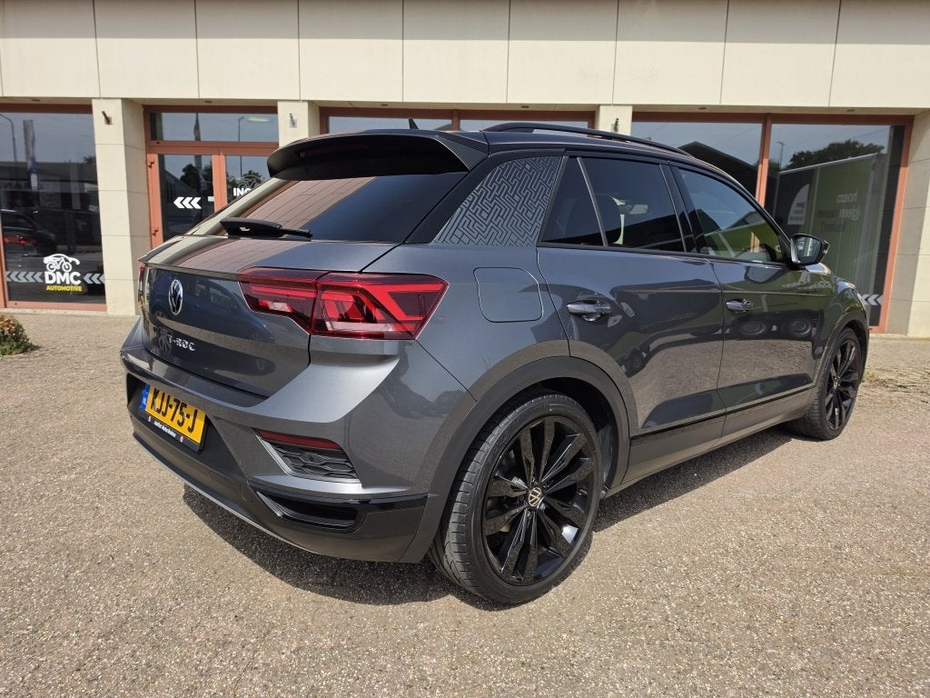 Volkswagen T-Roc Sport | Blackstyle | 19' Suzuka | Led | Pan, Keurmerk '100% Onderhouden', 12 maanden, Stof, Euro 6
