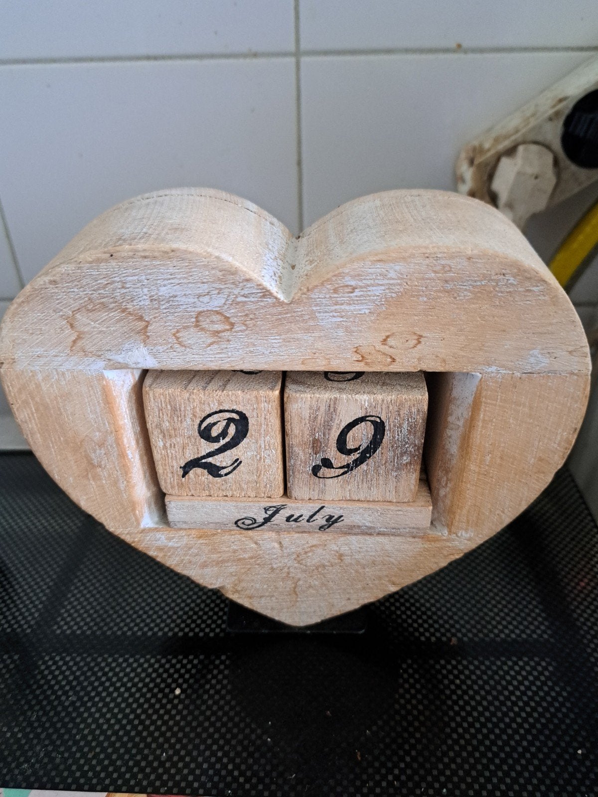 houten hart datum blok, Ophalen, Zo goed als nieuw