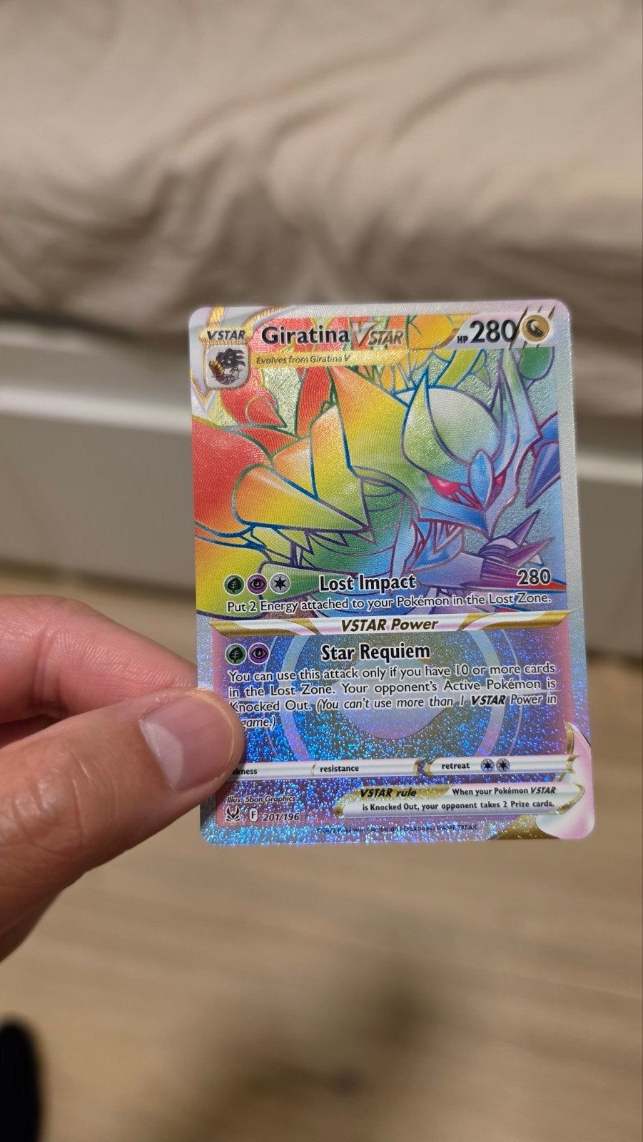 Giratina VSTAR (Rainbow Rare) - Lost Origin - Pokémon Kaart, Ophalen of Verzenden, Zo goed als nieuw