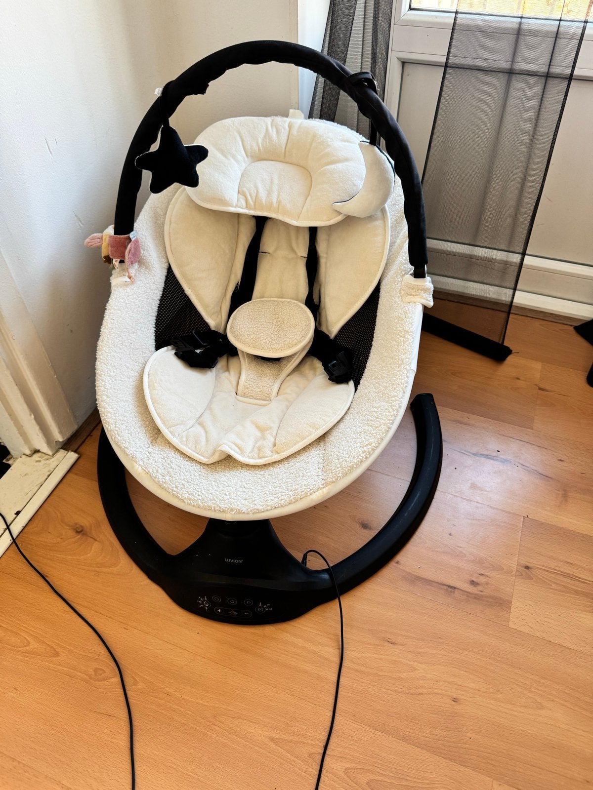 Luvion baby swing teddy -, Overige merken, Wipstoel, Ophalen of Verzenden, Met gordel(s) of riempje(s)