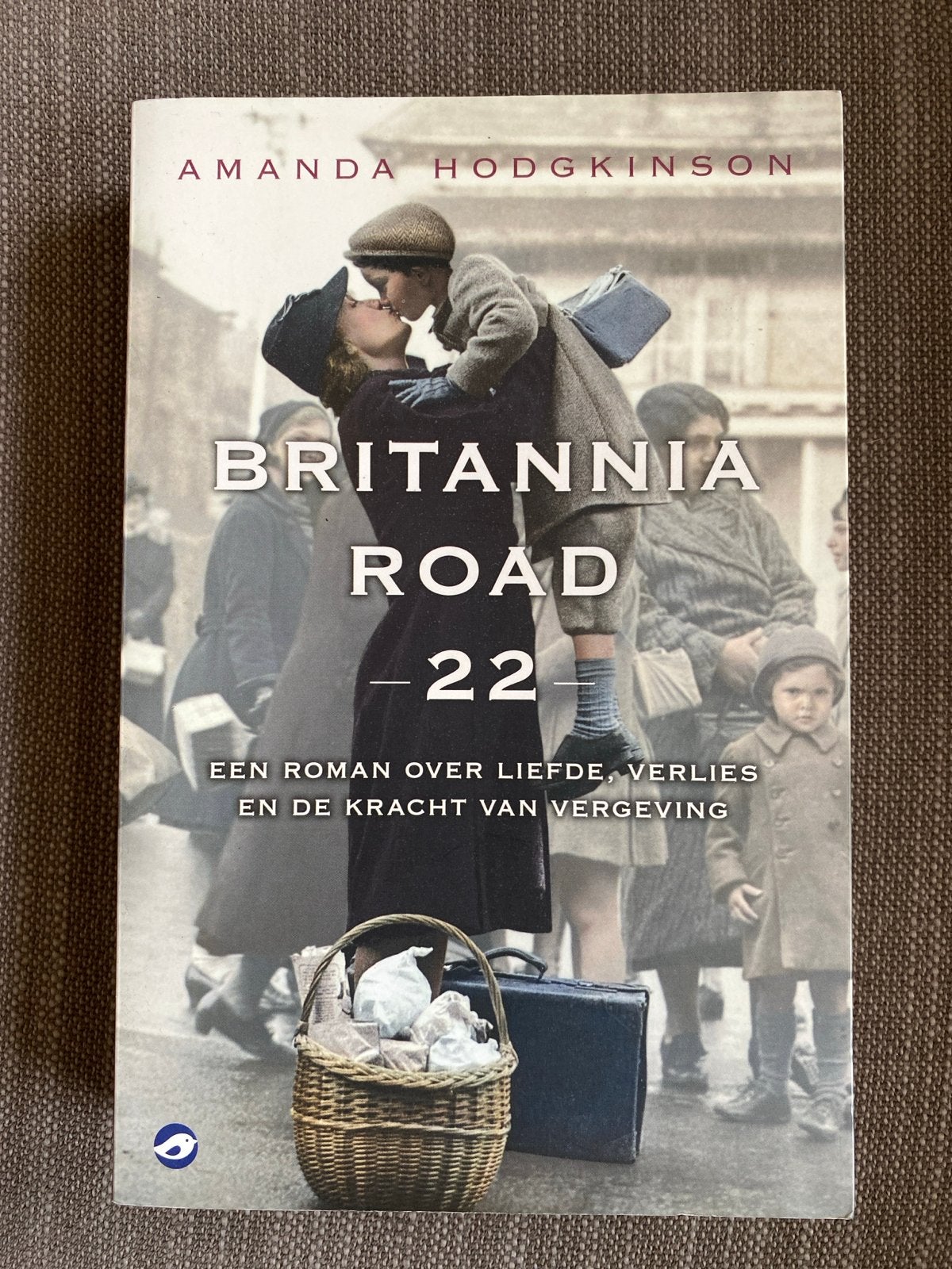 Amanda Hodgkinson - Britannia Road 22, Ophalen of Verzenden, Zo goed als nieuw, Amanda Hodgkinson
