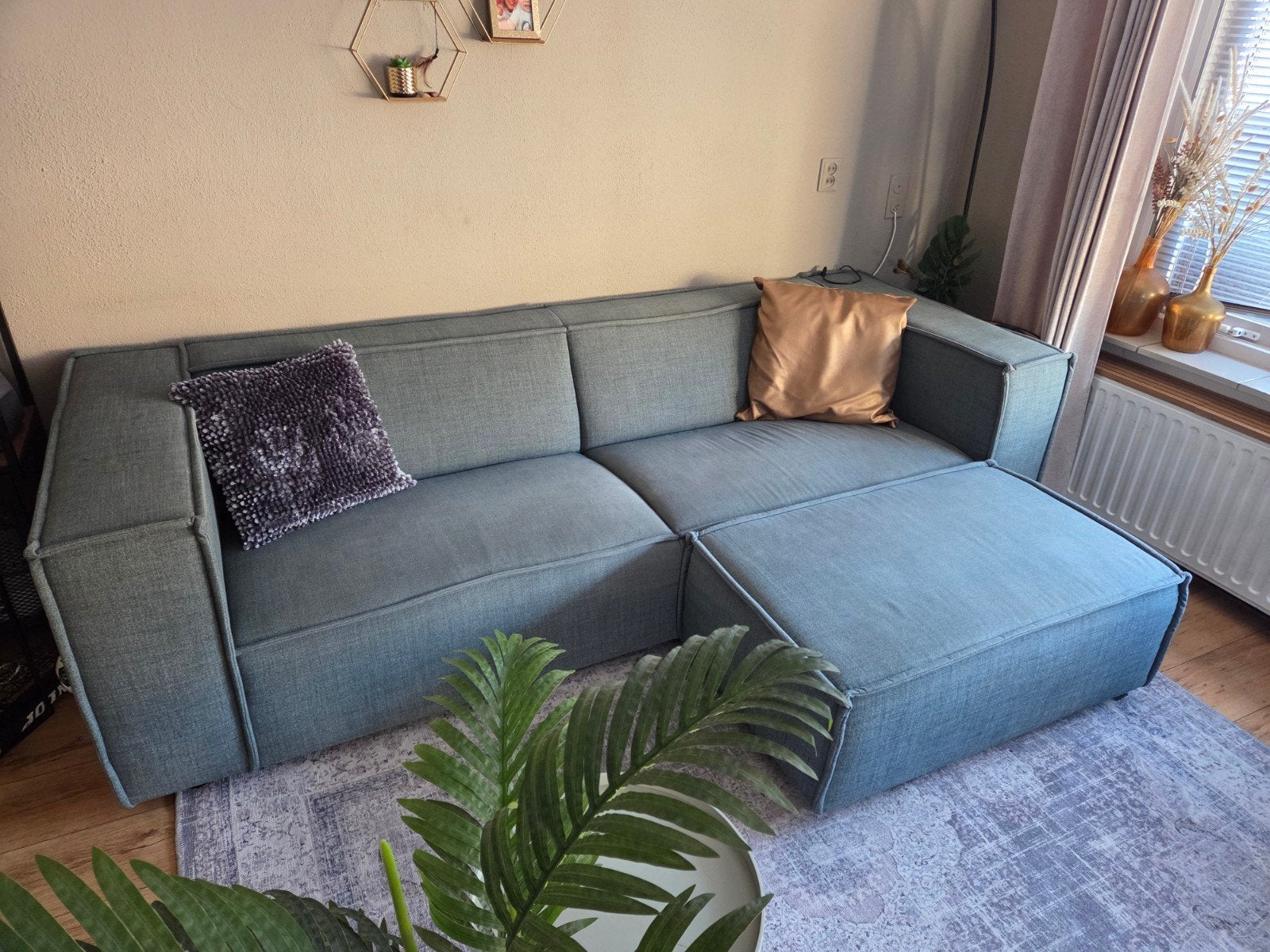 By SIDDE Knud 4-zits bank met hocker in Ocean Grey, Ophalen, 250 tot 300 cm, Gebruikt, 75 tot 100 cm