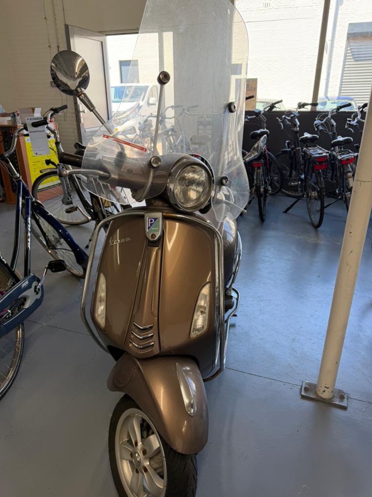 Vespa Primavera 50 snor 2014, Ophalen of Verzenden, Zo goed als nieuw, Benzine, Overige modellen