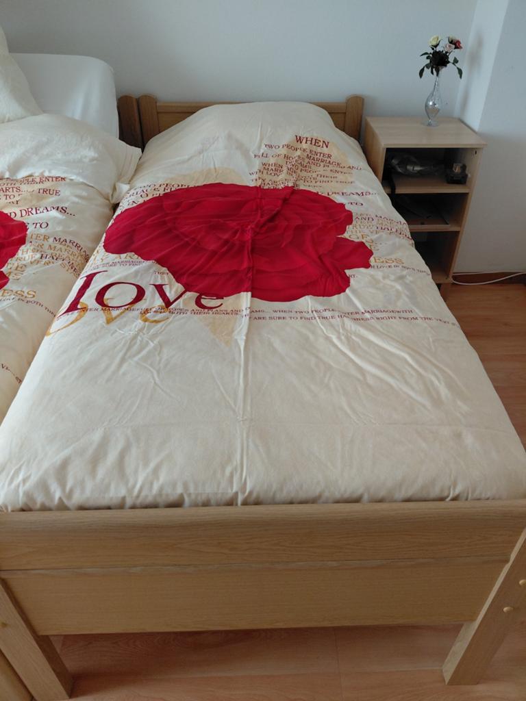 2 eenpersoonsbedden ook per stuk te koop.met elektrische ver, Huis en Inrichting, Slaapkamer | Complete slaapkamers, Ophalen of Verzenden