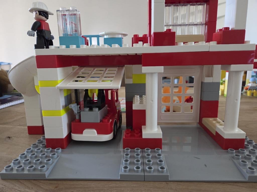 Duplo Brandweerkazerne met boekje, Gebruikt, Ophalen of Verzenden, Duplo, Complete set