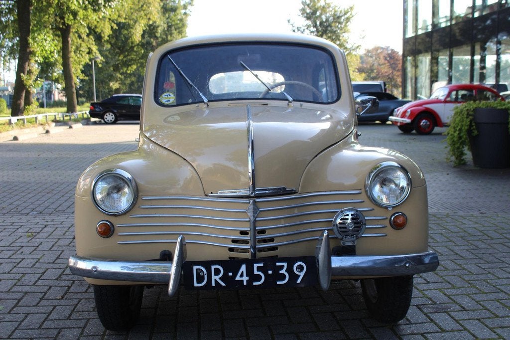Renault 4 R4 CV ORIGINEEL! Afkomstig uit Museum 1953, Auto's, 13 km/l, Stof, Overige carrosserieën, Renault