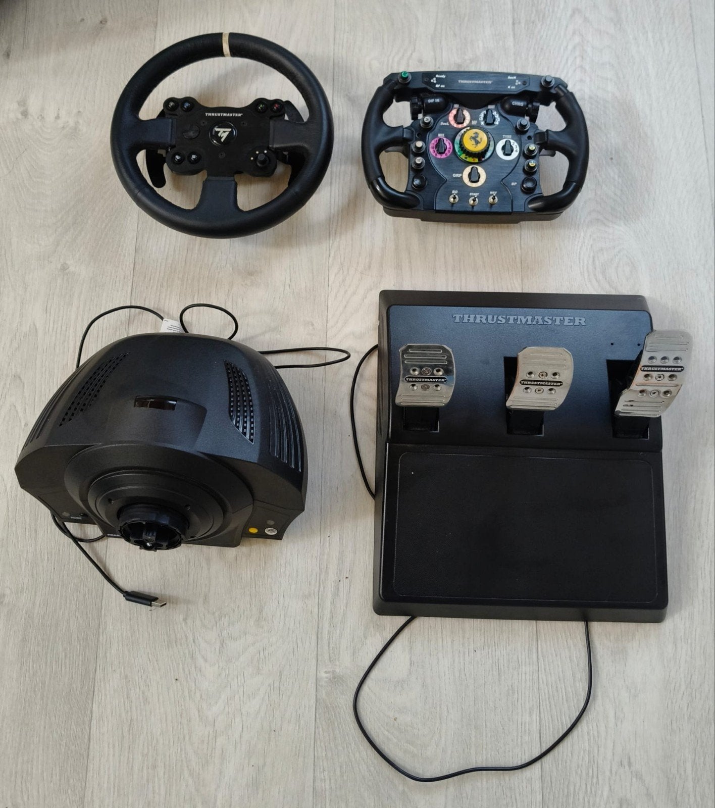 Thrustmaster sim racing set+Ferrari F1 wheel, Ophalen of Verzenden, Gebruikt, Stuurtje of Sportattribuut, Xbox Original