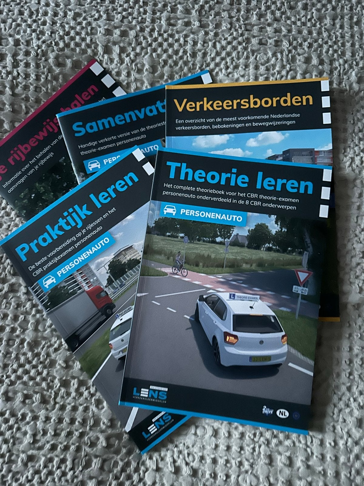 Theorie rijbewijs nieuwe druk, Boeken, Studieboeken en Cursussen, Ophalen of Verzenden, Alpha, Zo goed als nieuw, Niet van toepassing