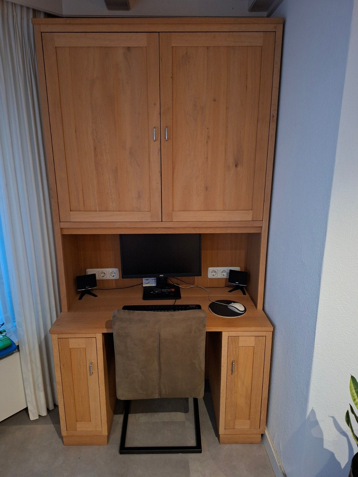 Degelijke computerkast met verlichting en 4 stopcontacten, Ophalen, Gebruikt, 70 tot 120 cm, 170 cm of meer