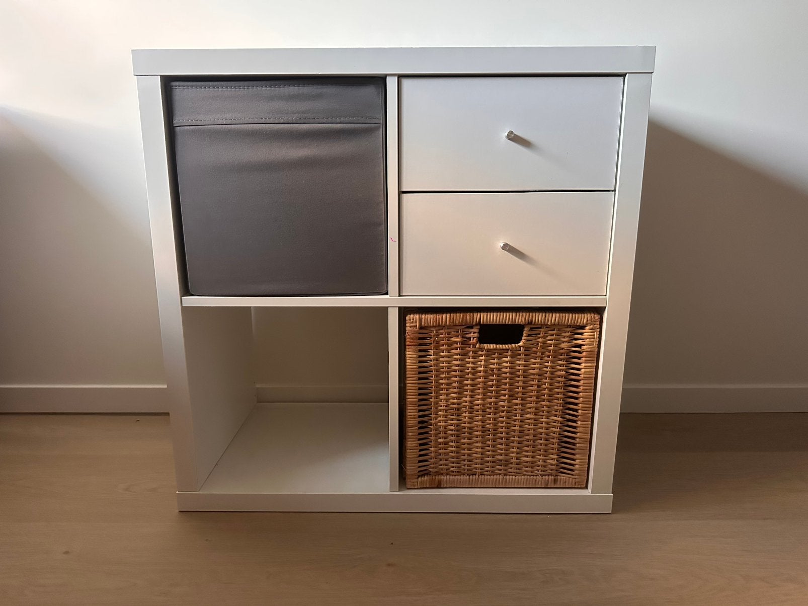 Ikea Kallax white + accesories, Ophalen, 1 of 2 laden, 50 tot 100 cm, Minder dan 100 cm