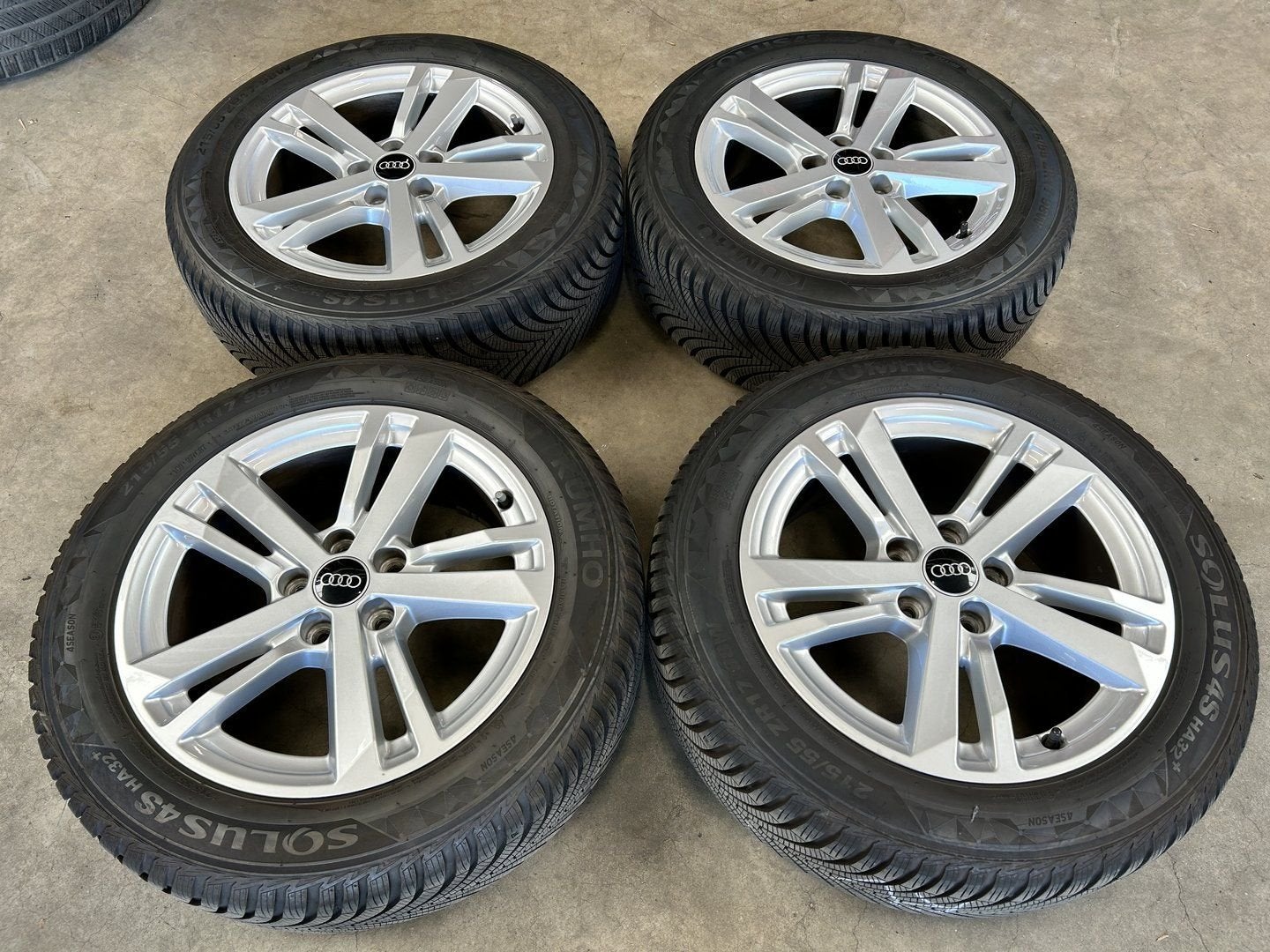 div 17 inch originele velgen + vierseizoenenbanden Audi Q2, Auto-onderdelen, -, -, Banden en Velgen, 17 inch