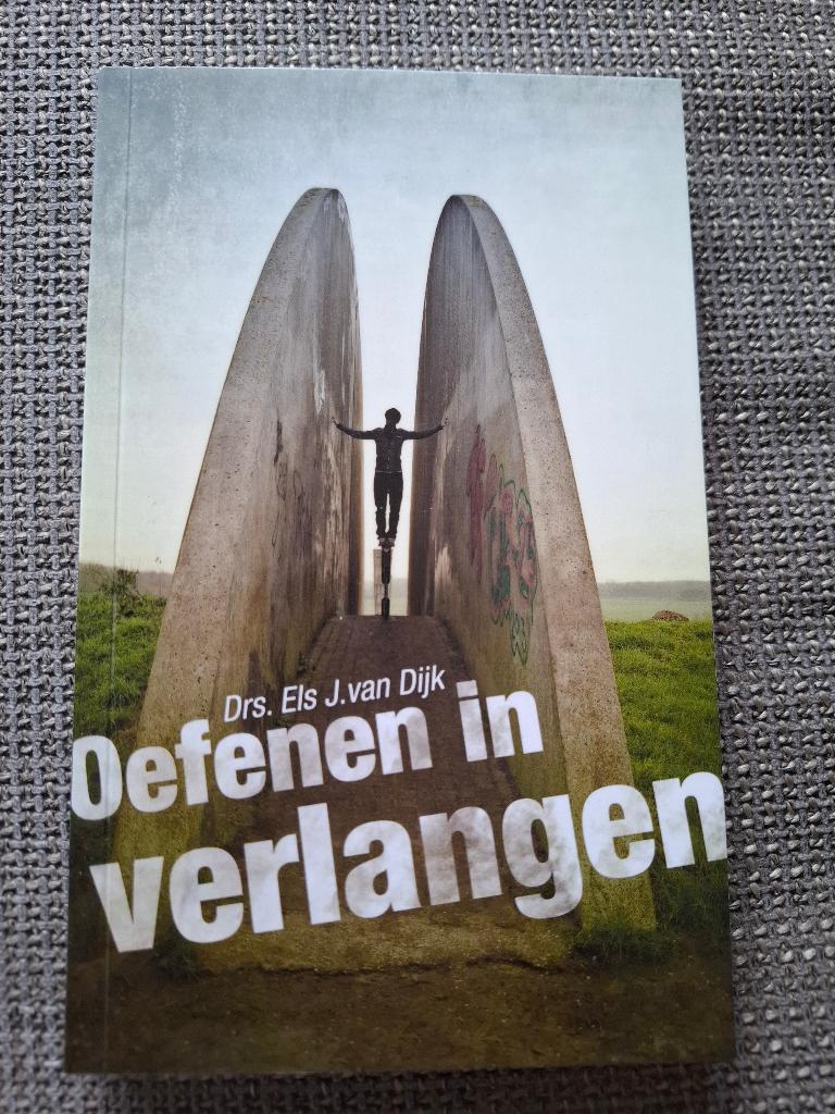 Els J. Van dijk - oefenen in verlangen, Ophalen of Verzenden, Zo goed als nieuw