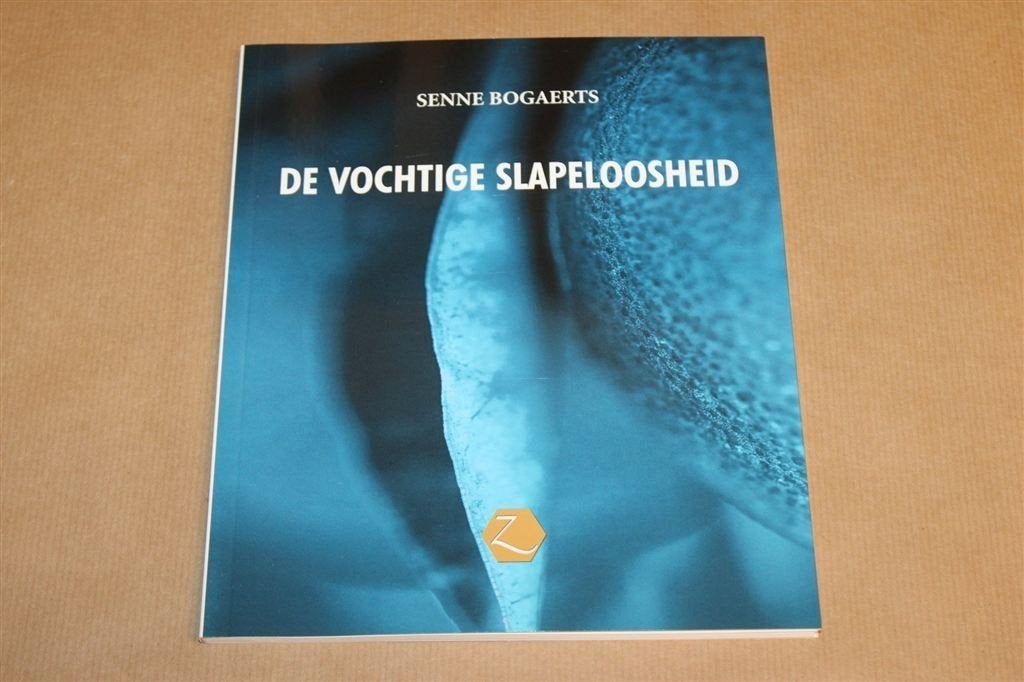 De Vochtige Slapeloosheid — Bogaerts, Dichtbundel 2021, Ophalen of Verzenden, Zo goed als nieuw
