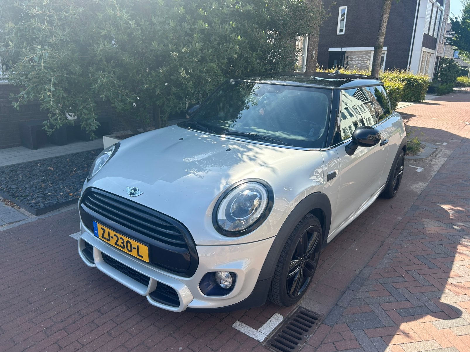 Mini 1.5 Cooper 2015 Wit, Auto's, Mini, Voorwielaandrijving, 136 pk, Zwart, 4 stoelen