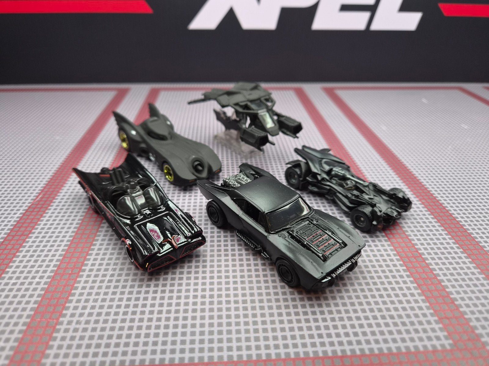1/64 Batman Hotwheels Premium 5-pack, Ophalen of Verzenden, Zo goed als nieuw, Auto