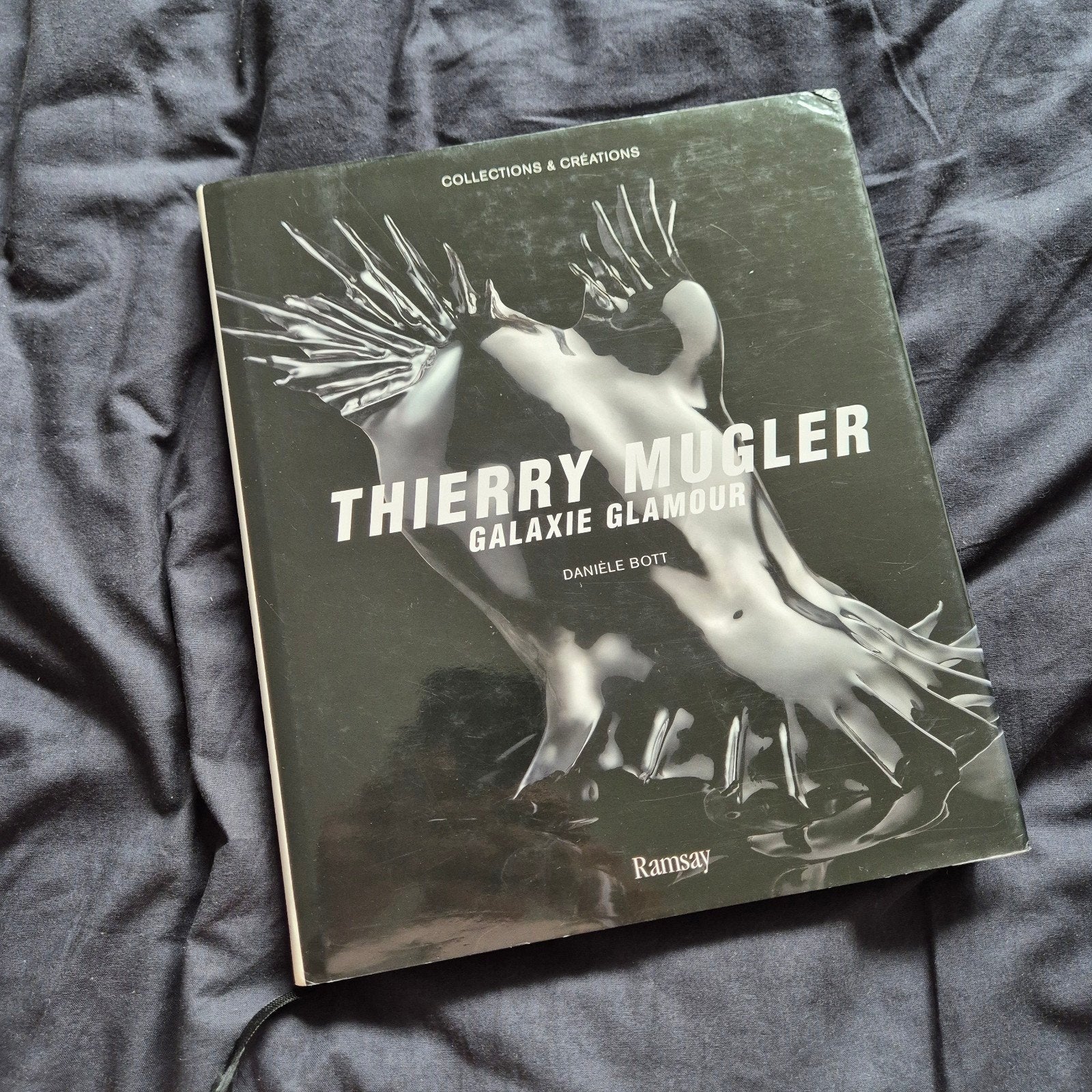 Thierry Mugler Galaxie Glamour, Boeken, Daniele Bott, Ophalen of Verzenden, Zo goed als nieuw, Overige onderwerpen
