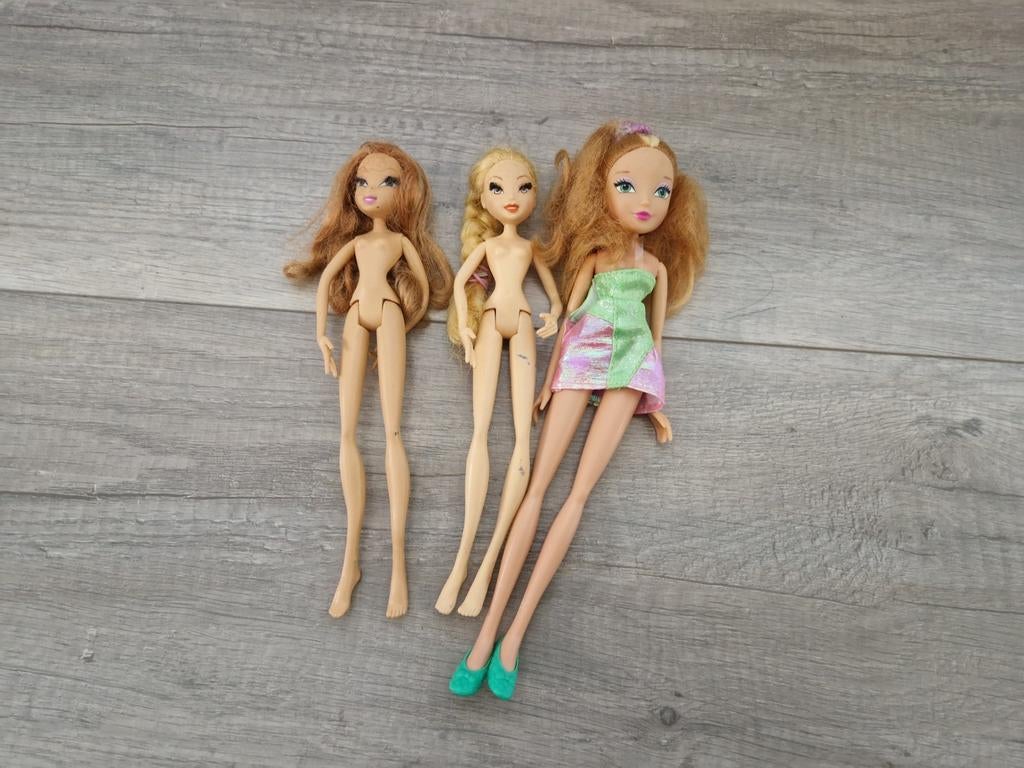 3 winx club poppen rainbow stella flora barbie pop, Ophalen of Verzenden, Zo goed als nieuw, Barbie