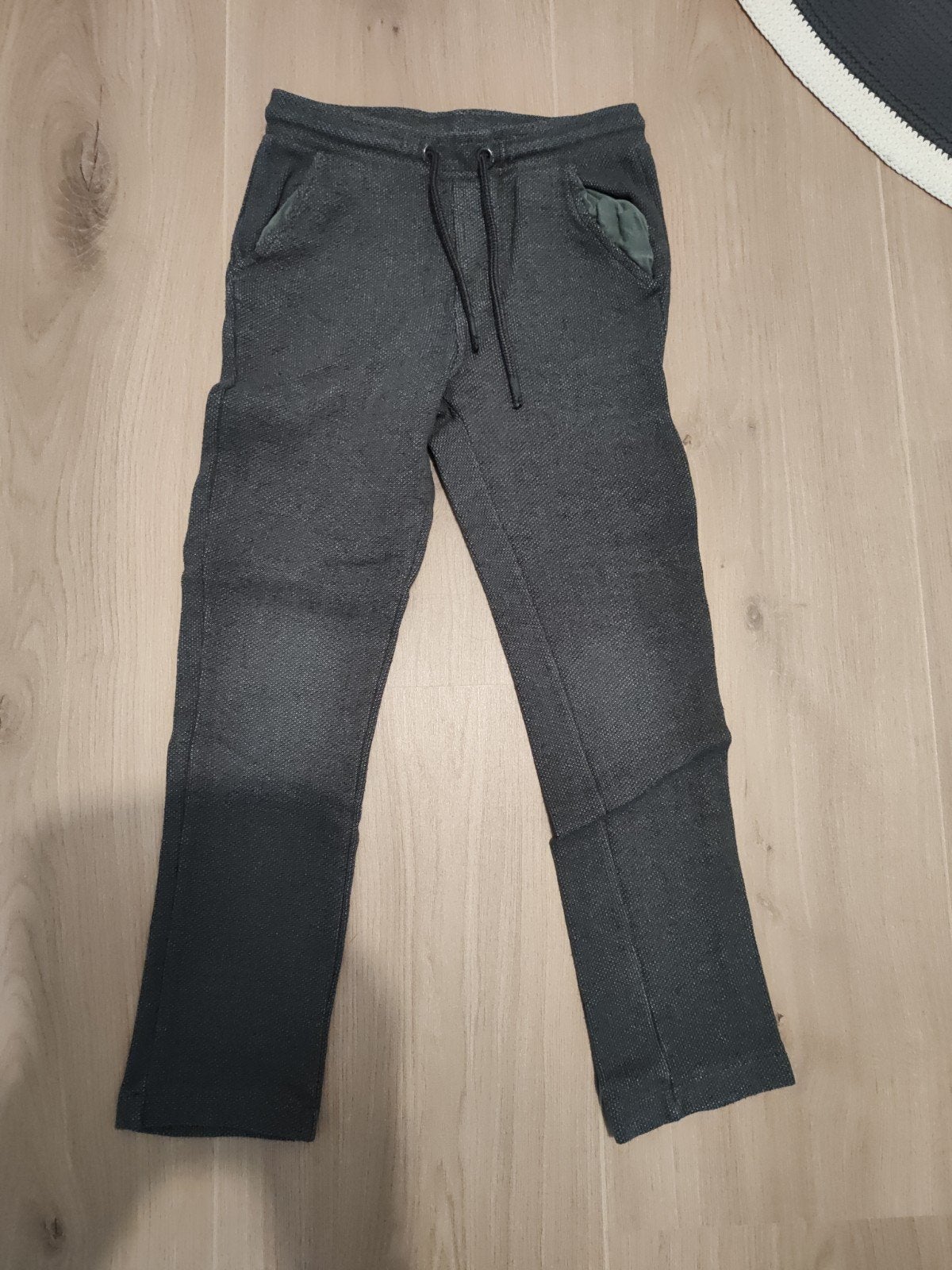 nette grijze joggingbroek Hema mt 122/128, Broek, Ophalen of Verzenden, Zo goed als nieuw, Hema