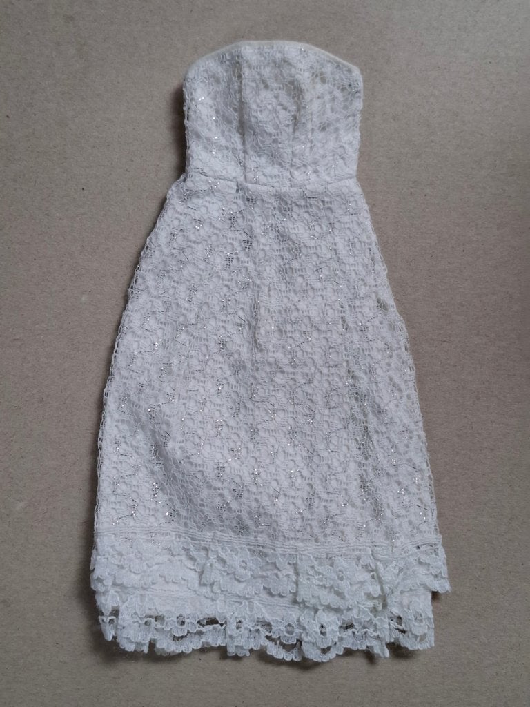 Vintage Barbie Clone jaren 60 strapless kanten jurk, Verzamelen, Ophalen of Verzenden, Gebruikt, Kleertjes