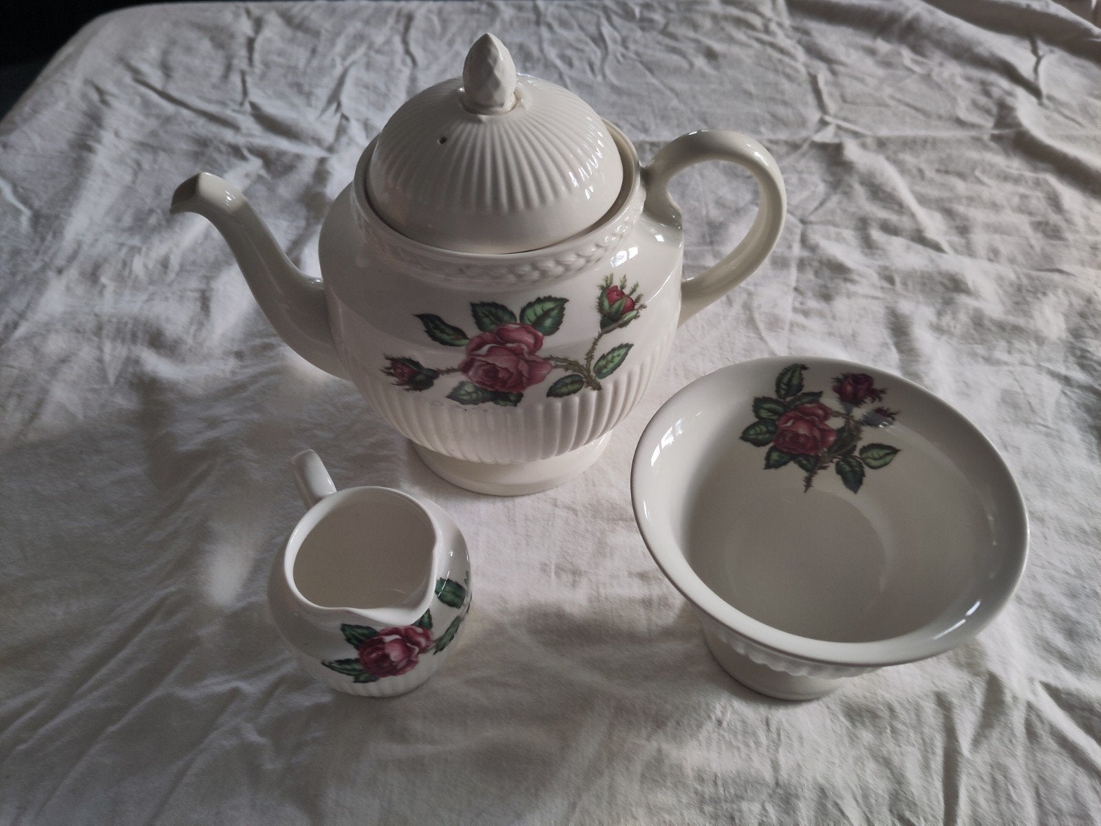 Wedgwood Stratford theeservies Moss Rose, Ophalen
