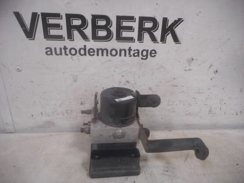 ABS POMP Ford Focus 2 (01-2004/09-2012) (6m5y-2c405-ab), Gebruikt, Ophalen of Verzenden, Henry-Ford-Straße 1 50735 Köln, DE, Ford-Werke GmbH