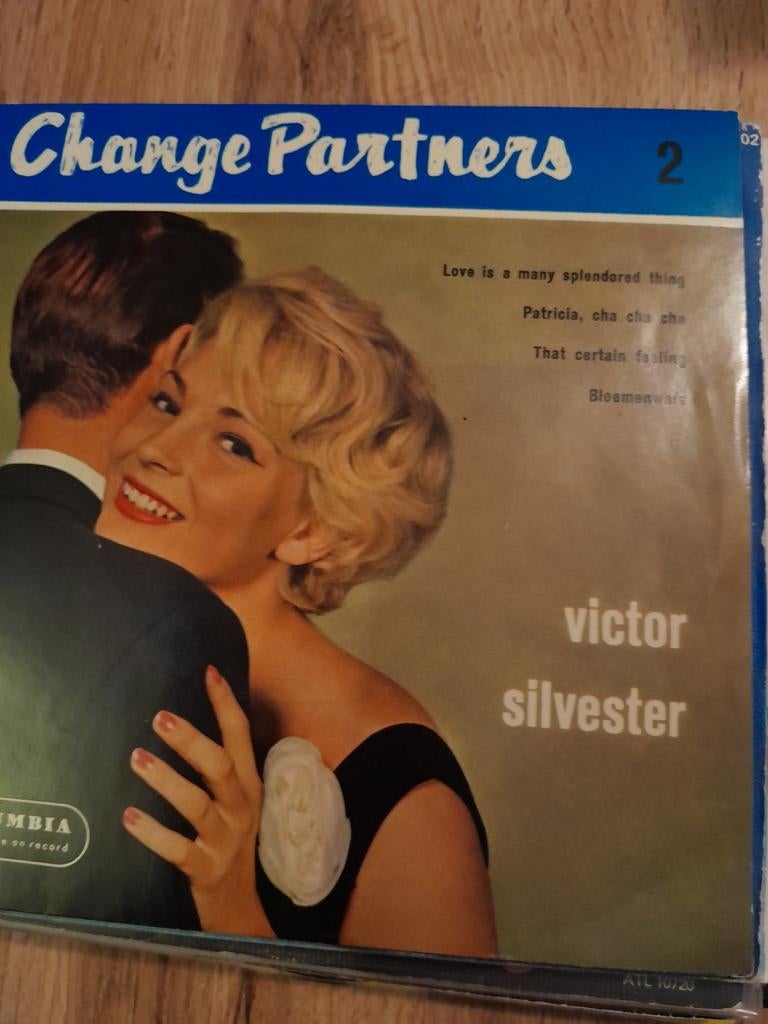 Victor silvester 7 inch Love is a many splendored thing, Ophalen of Verzenden, Zo goed als nieuw, Pop