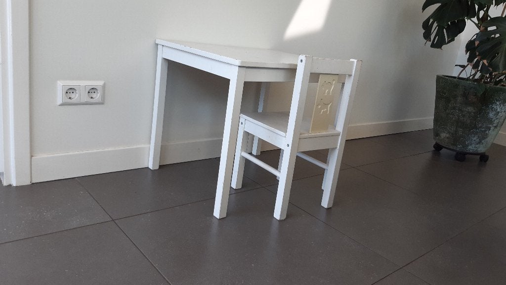 Kindertafel en stoeltje, Ophalen, Gebruikt, Tafel(s) en Stoel(en)