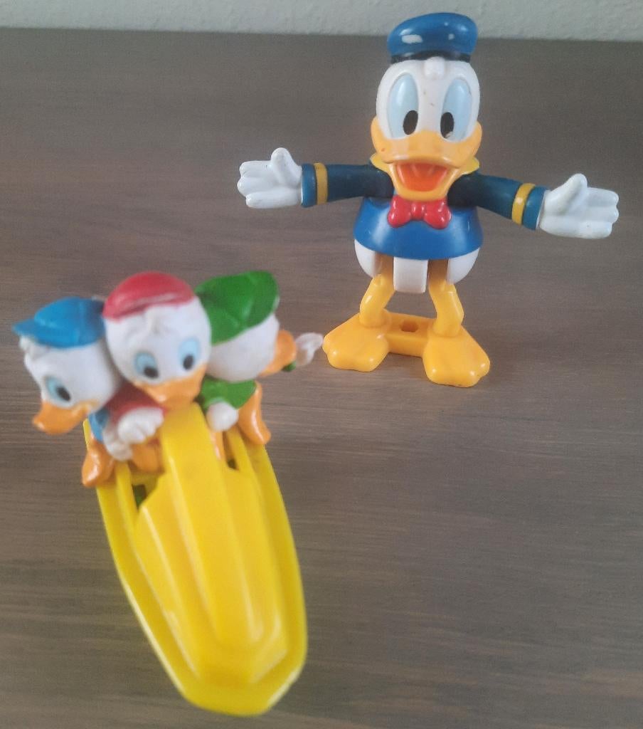 Donald Duck + Kwik - Kwek - Kwak in bootje, Verzamelen, Disney, Ophalen of Verzenden, Donald Duck, Gebruikt, Beeldje of Figuurtje
