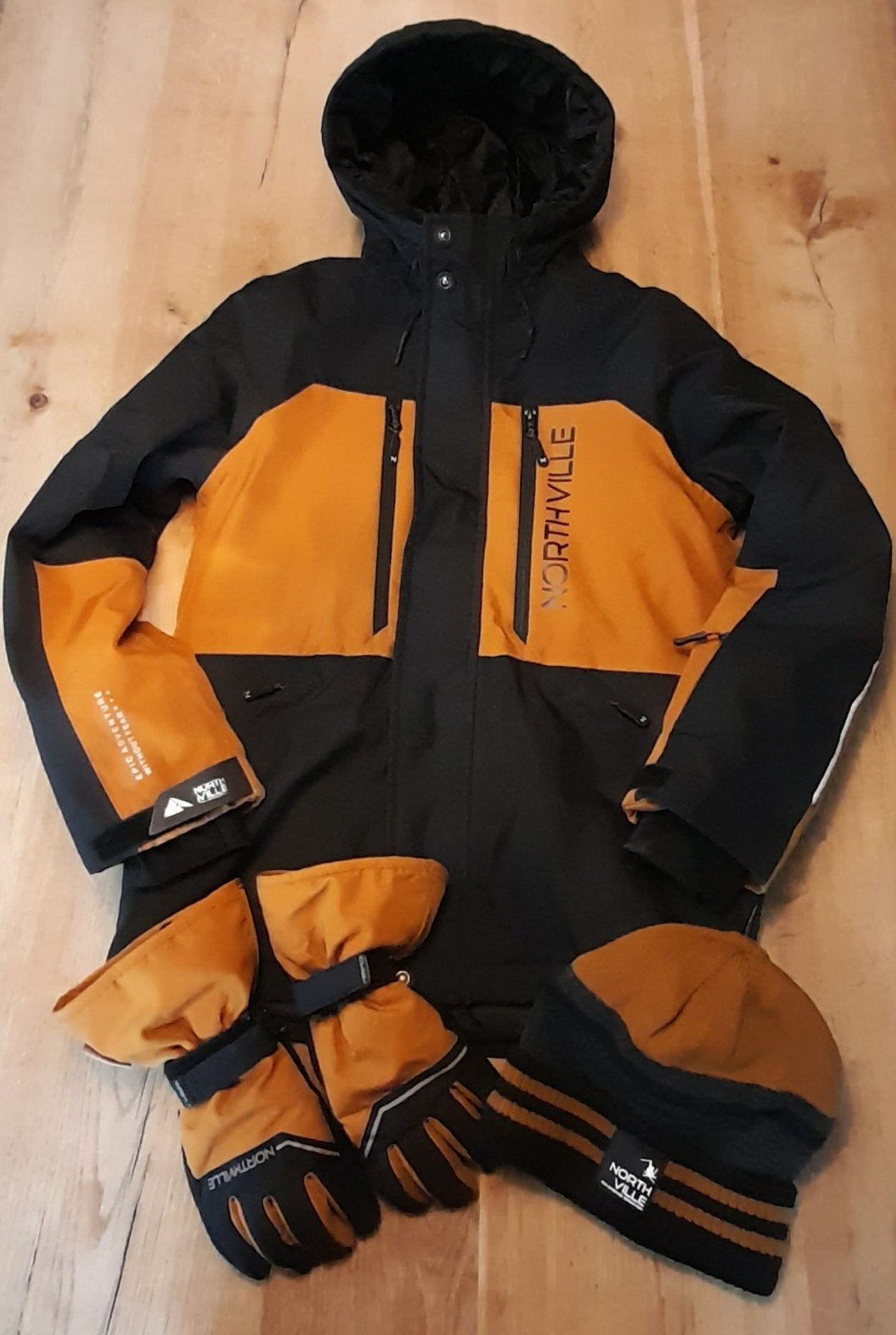 Winterjas Northville mt 140 met handschoenen en muts zgan, Ophalen of Verzenden, Zo goed als nieuw, Jas, Jongen