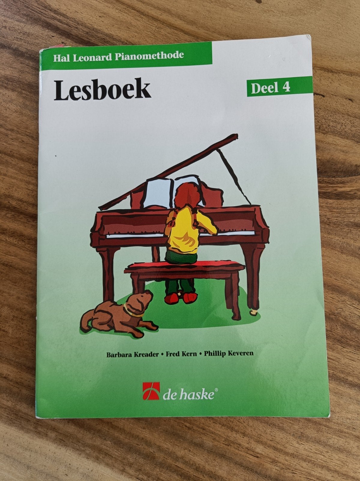Hal Leonard Pianomethode Lesboek Deel 4 - Zo goed als nieuw, Muziek en Instrumenten, Gebruikt, Overige genres, Les of Cursus, Ophalen of Verzenden